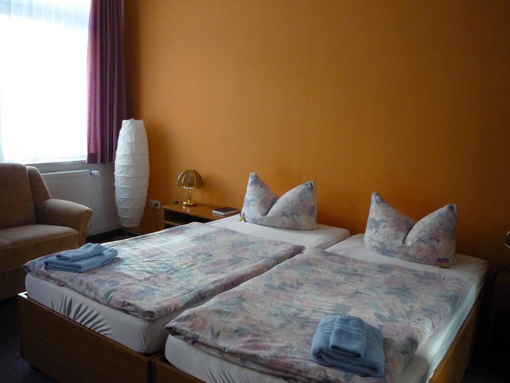 Halle  Gasthof & Pension Hause חדר תמונה
