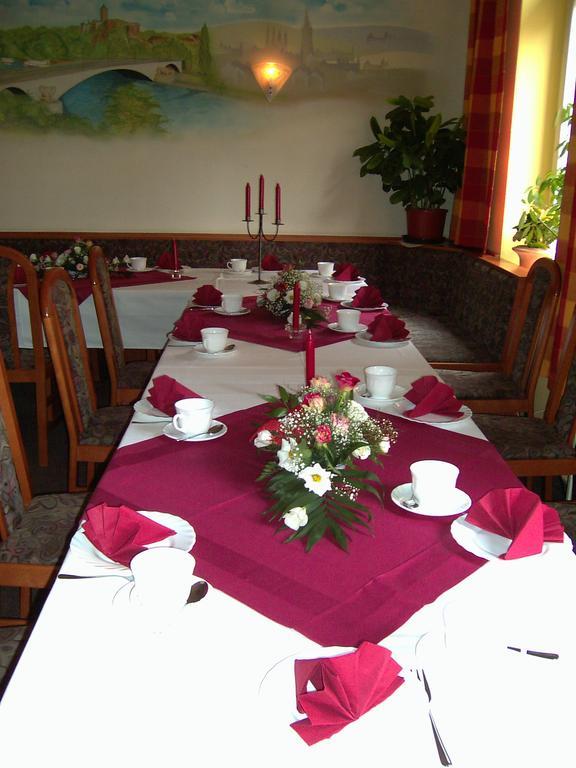 Halle  Gasthof & Pension Hause מראה חיצוני תמונה