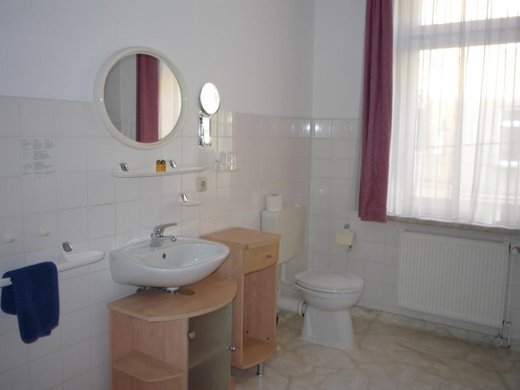 Halle  Gasthof & Pension Hause חדר תמונה