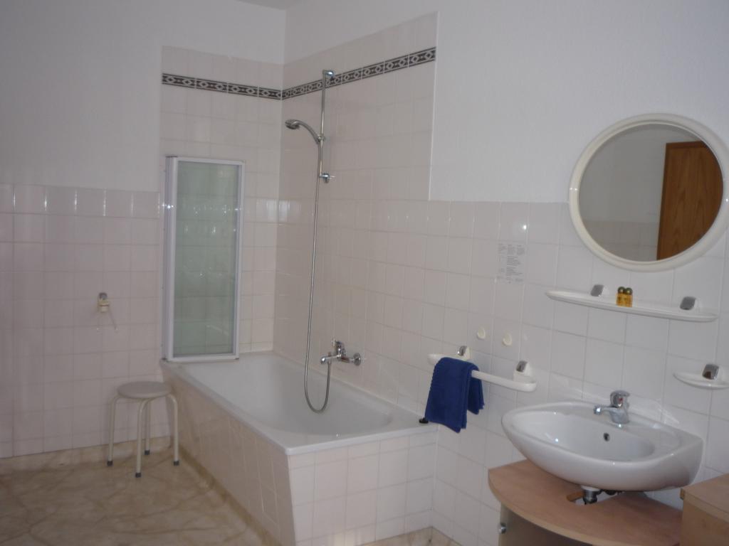 Halle  Gasthof & Pension Hause חדר תמונה